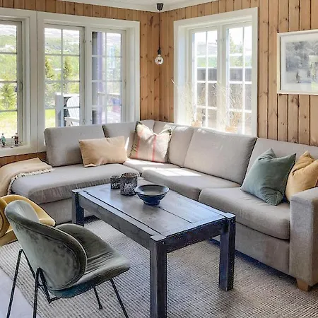 Hébergement de vacances 4 Bedroom Awesome In *