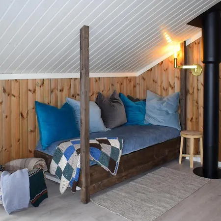 4 Bedroom Cozy In Holiday home