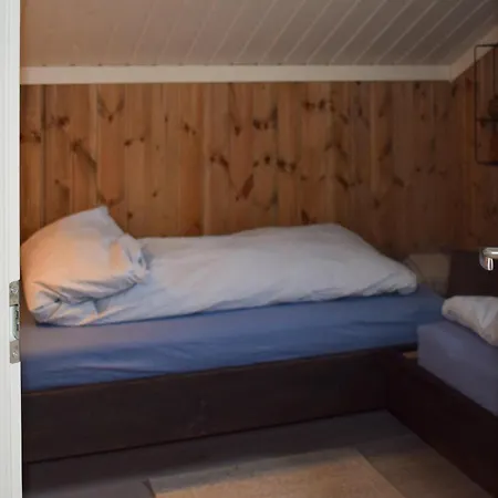 Holiday home 4 Bedroom Cozy In
